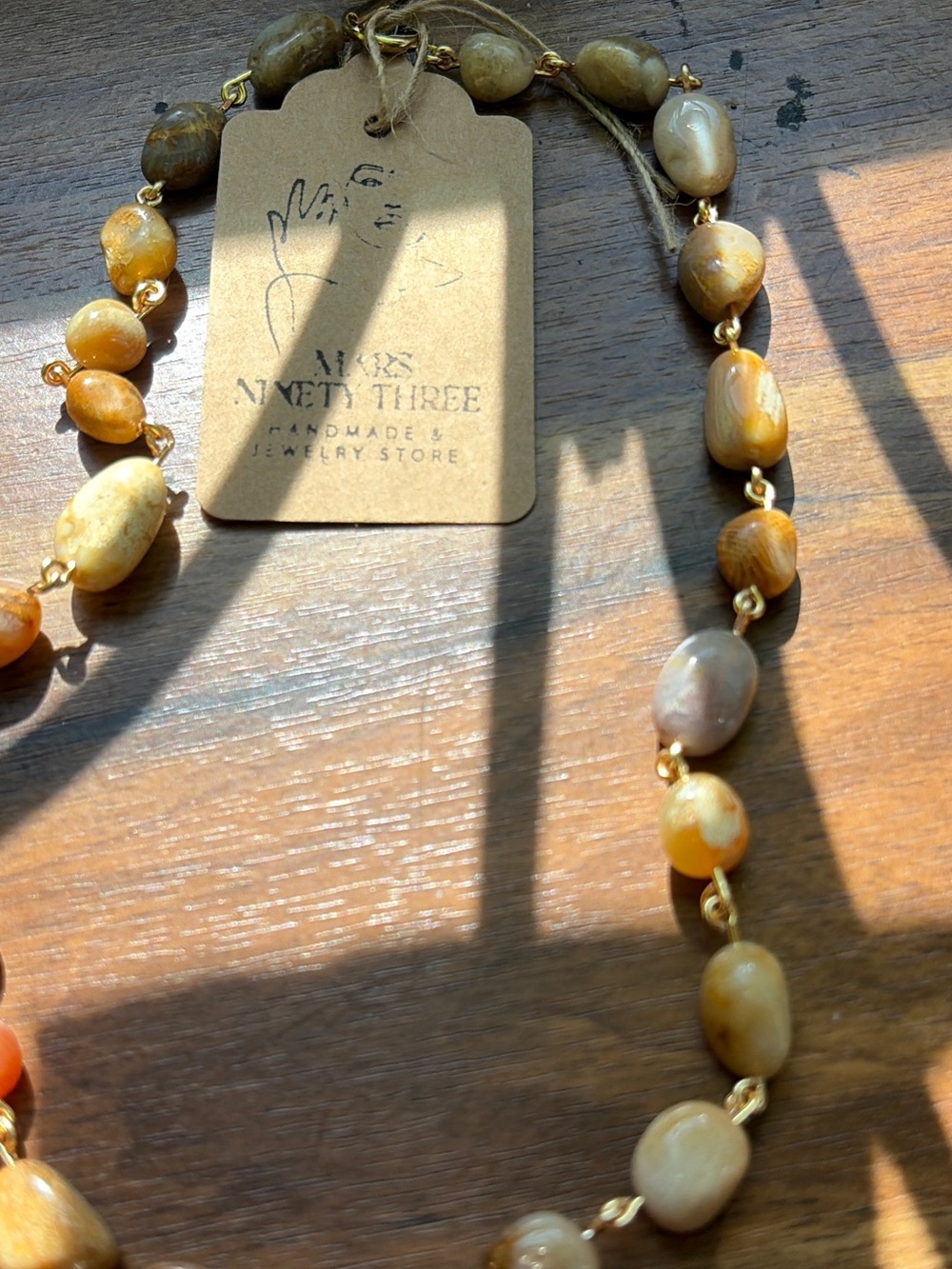 CORAL JADE NECKLACE - Picture 4 of 5